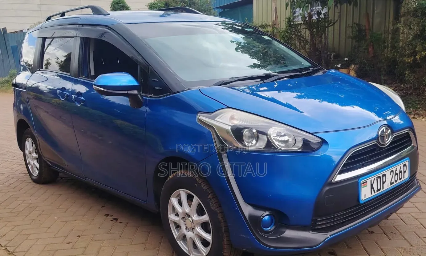 Toyota Sienta 2016 Blue