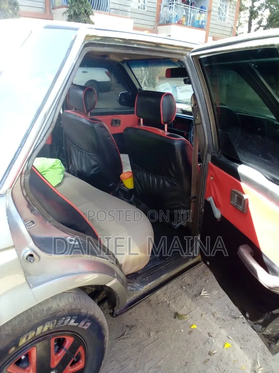 Nissan Sunny 2000 Gray