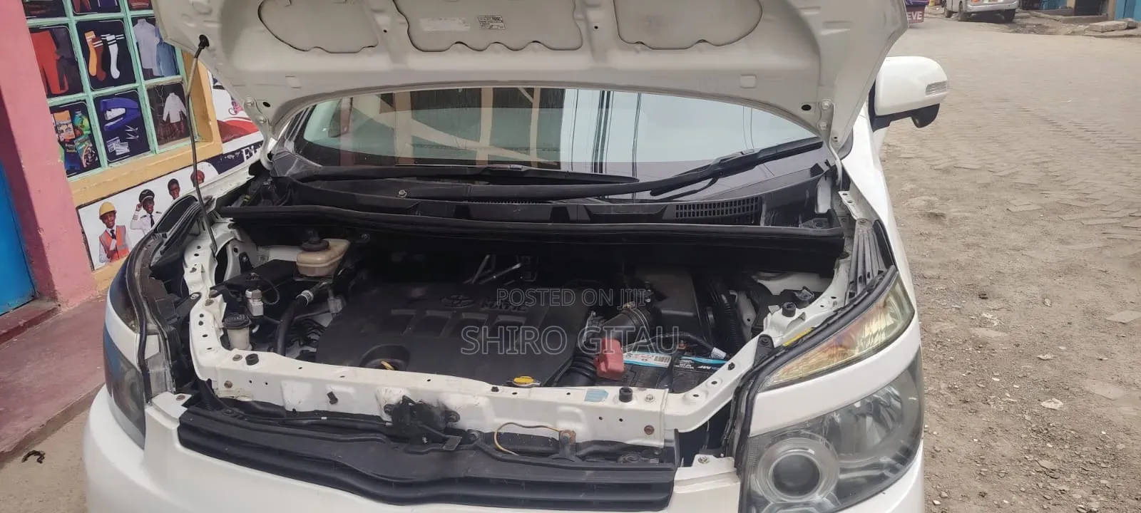 Toyota Noah 2010 White
