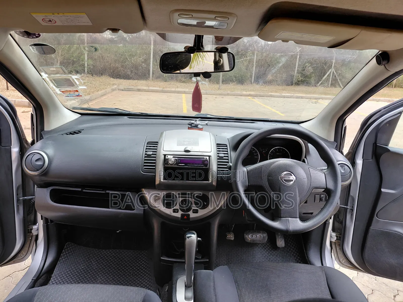 Nissan Note 2010 Silver