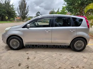 Nissan Note 2010 Silver