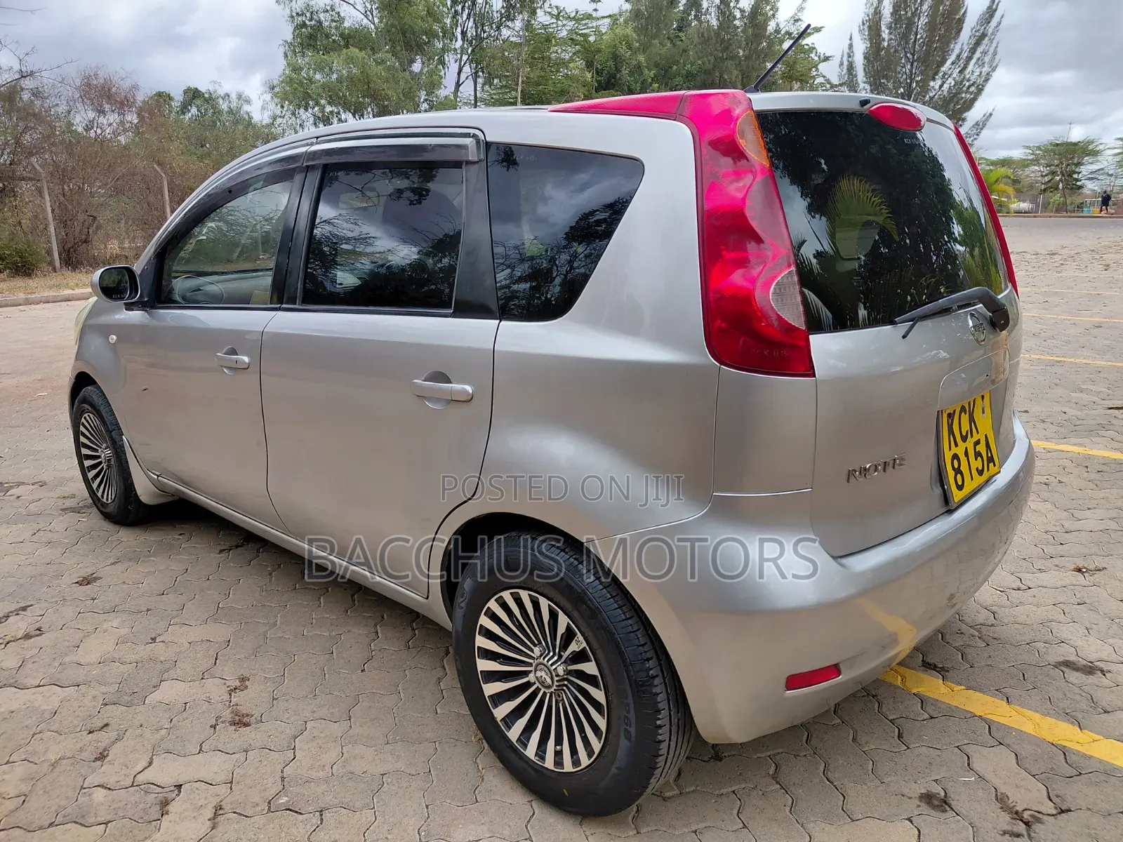 Nissan Note 2010 Silver