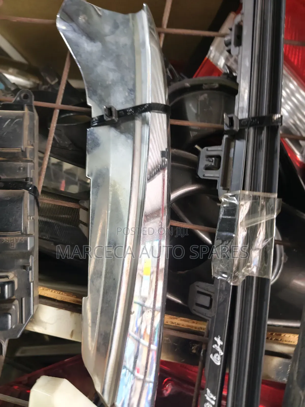 Headlight Chrome Fielder 165