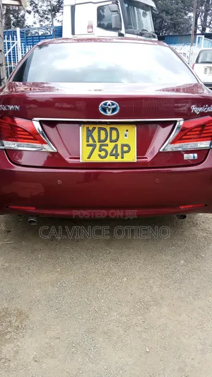 Toyota Crown 2014 Maroon