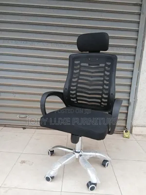 Black Mesh Headrest Office Chair