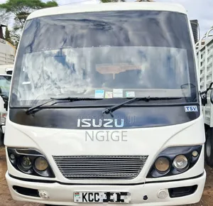 Isuzu NQR 2014 White