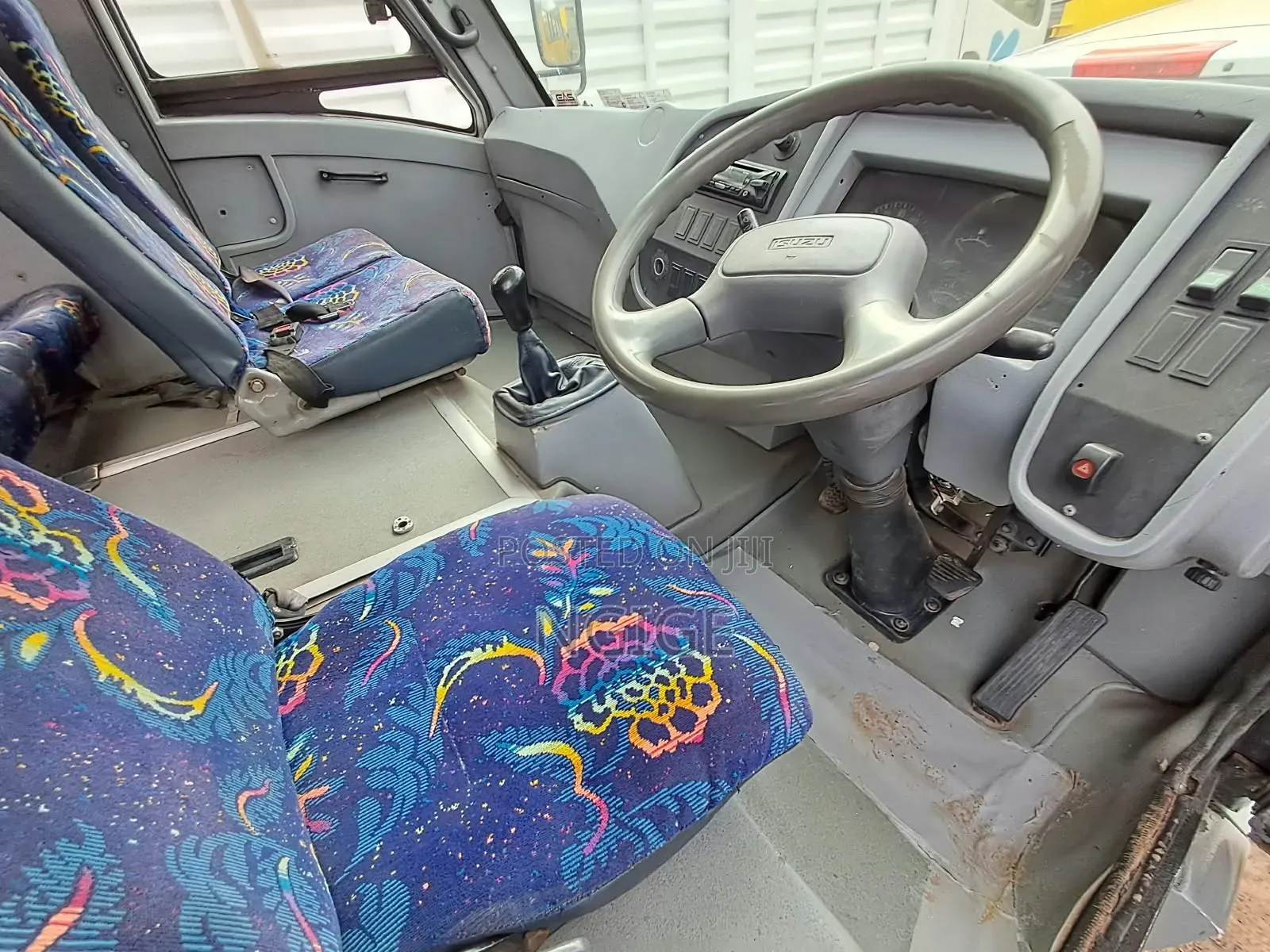 Isuzu NQR 2014 White