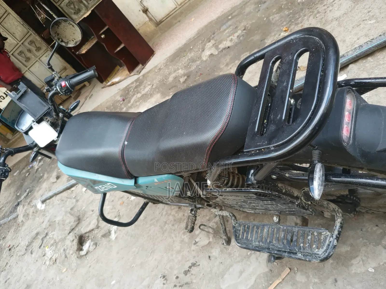Bajaj Boxer 150 UG 2026 Black