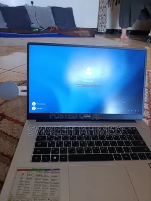 Laptop Huawei MateBook D 14 8GB Intel Core i3 SSHD (Hybrid) 256GB