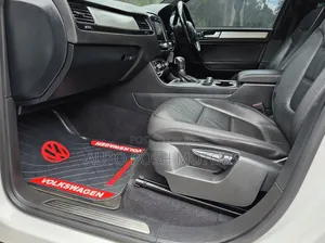 Volkswagen Touareg 2012 White