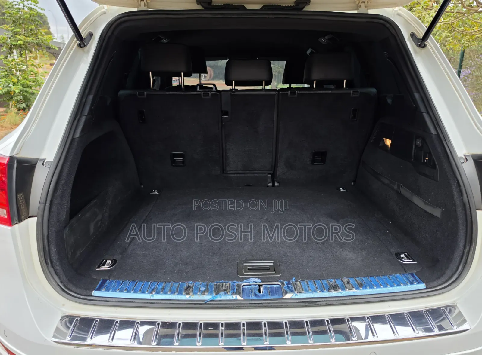 Volkswagen Touareg 2012 White