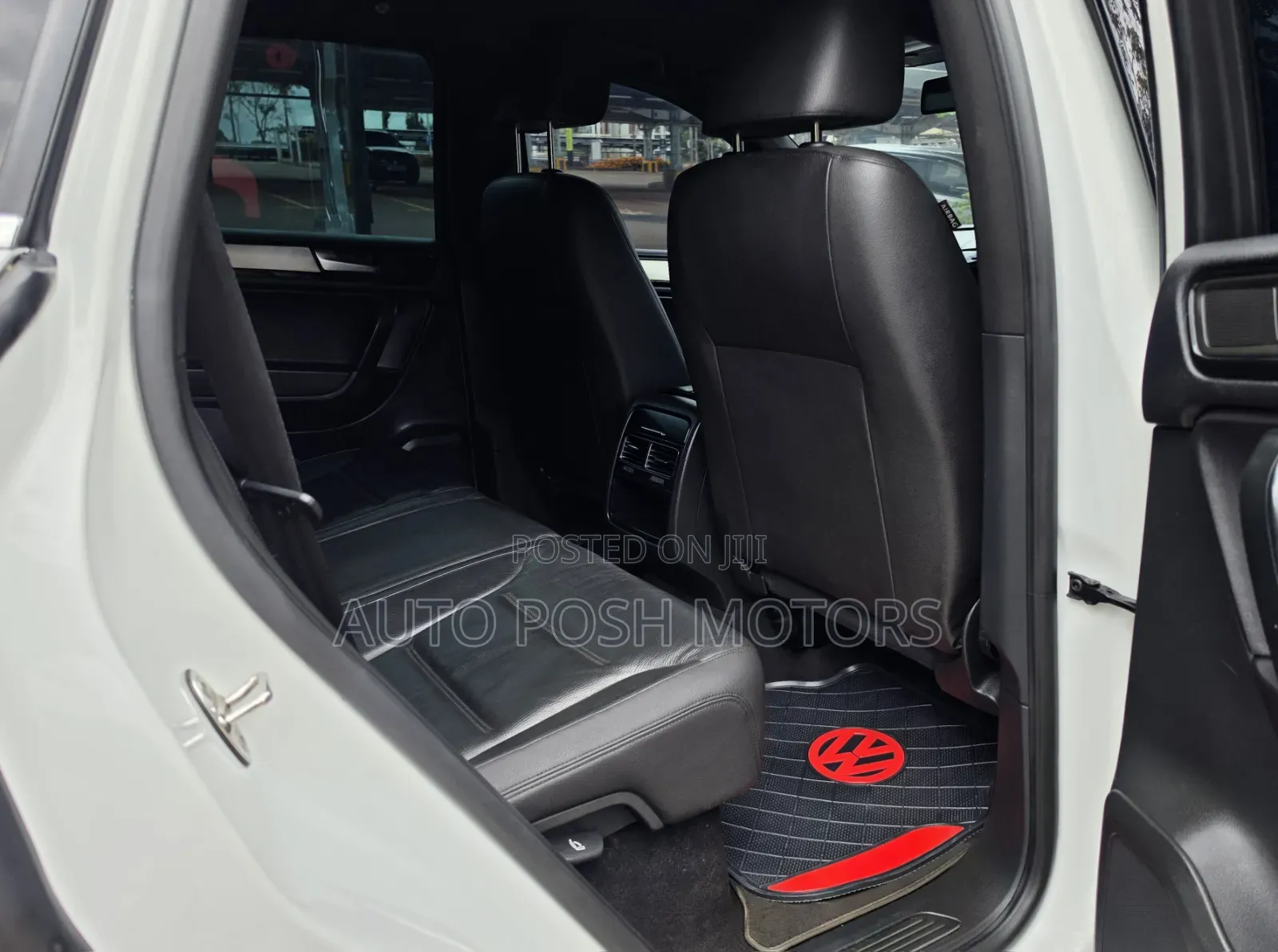 Volkswagen Touareg 2012 White