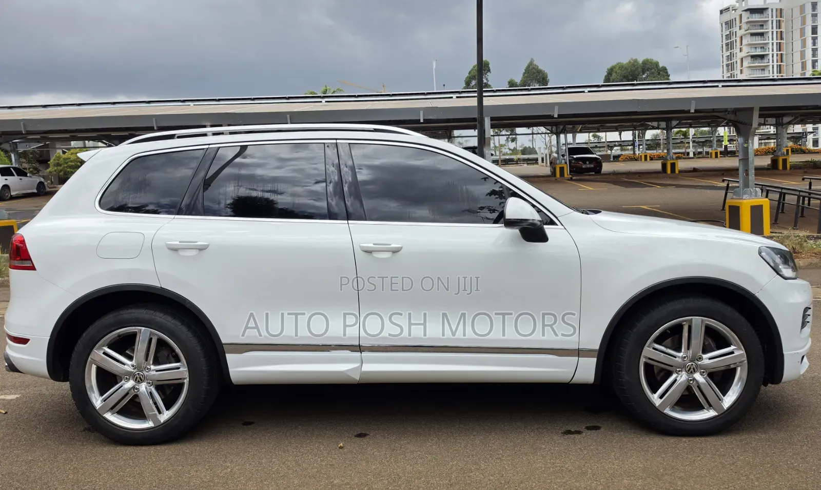 Volkswagen Touareg 2012 White