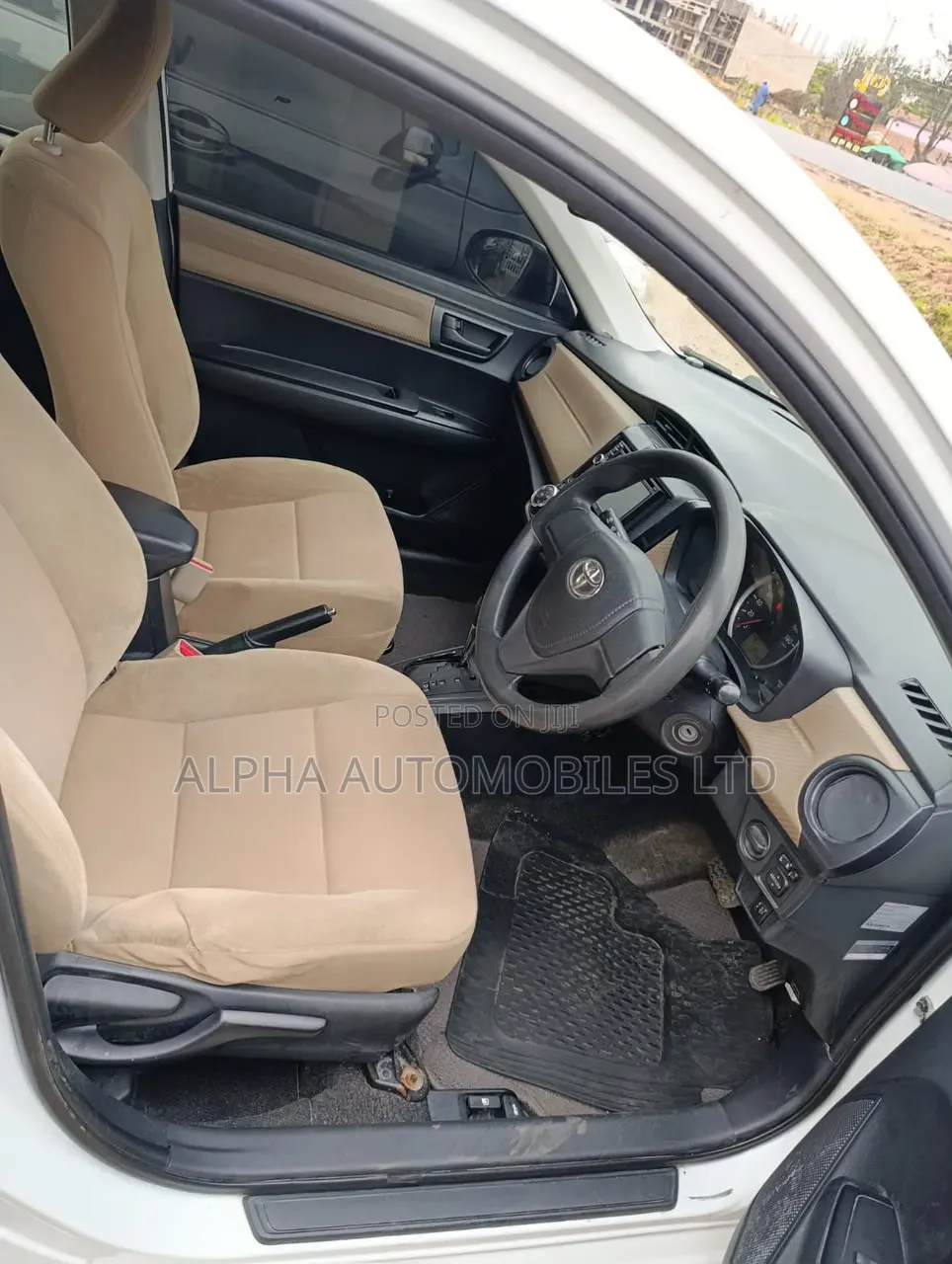 Toyota Axio 1.3 X 2WD 2013 White
