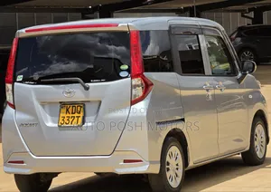 Toyota Roomy 2017 Silver