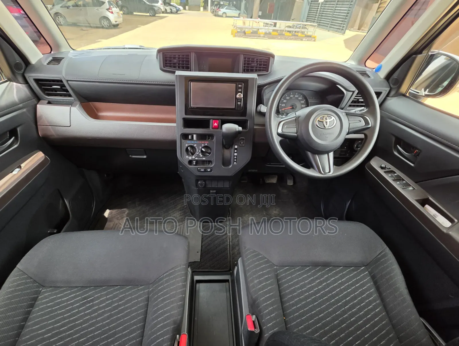 Toyota Roomy 2017 Silver