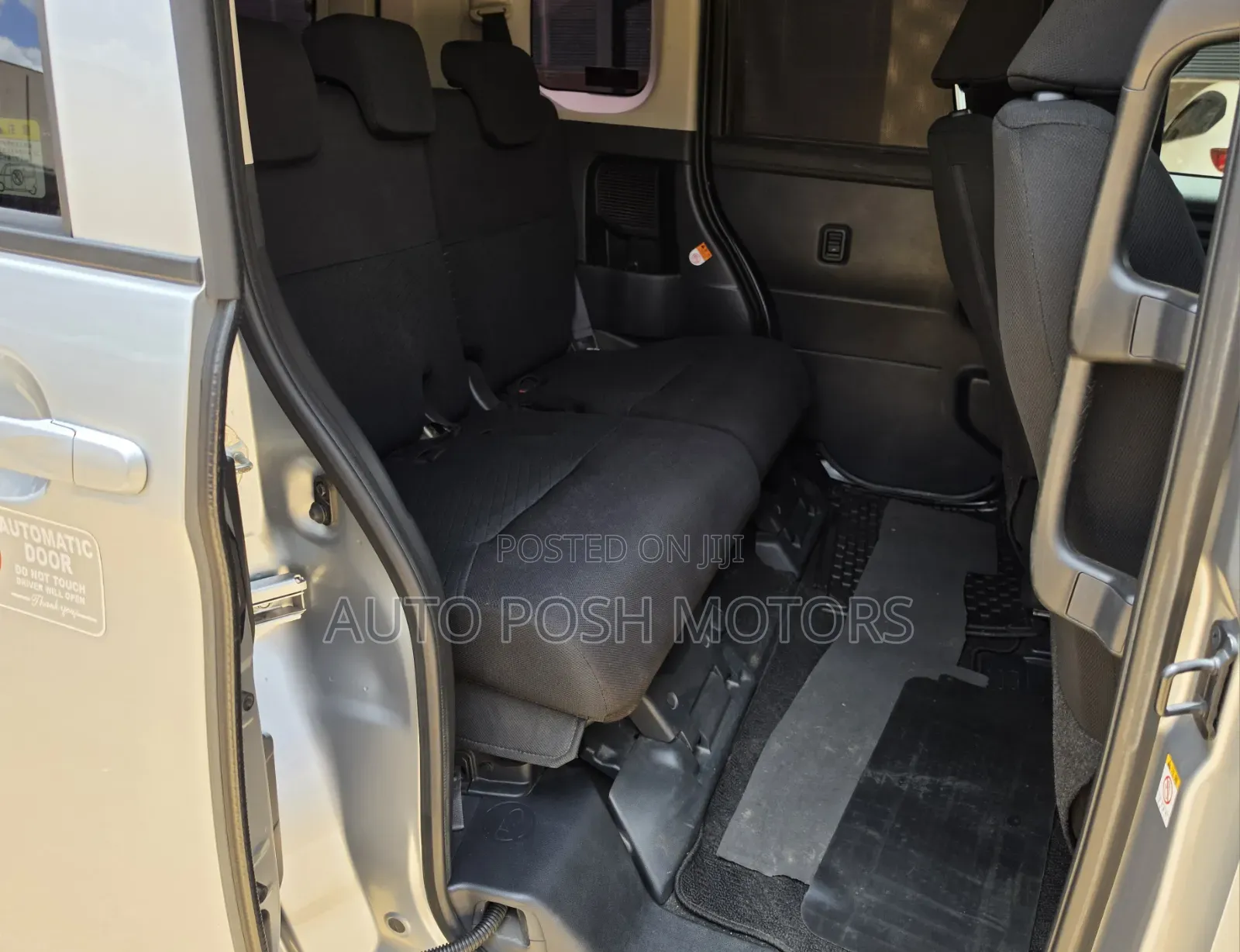 Toyota Roomy 2017 Silver