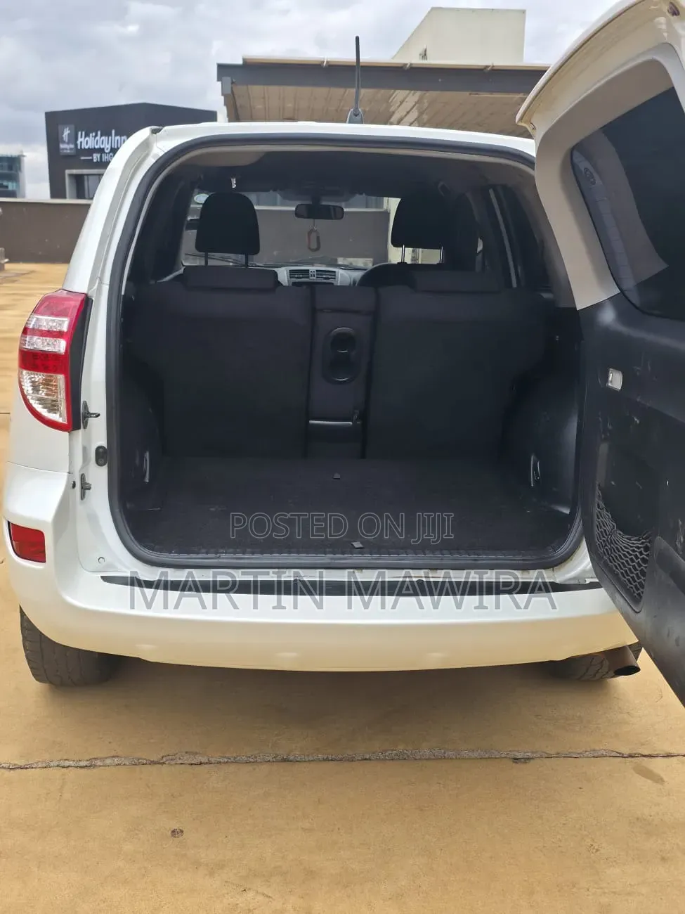 Toyota RAV4 2012 White