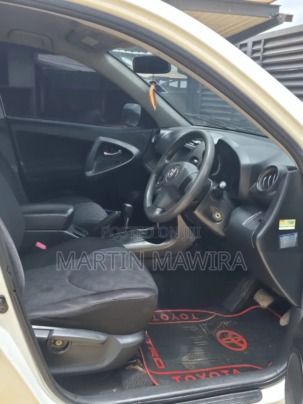 Toyota RAV4 2012 White