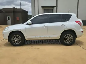 Toyota RAV4 2012 White