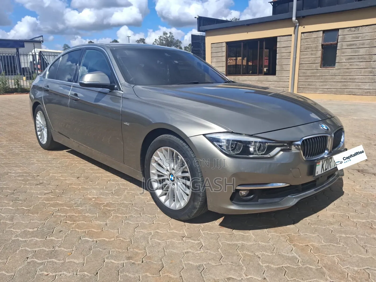 BMW 320i 2017 Brown