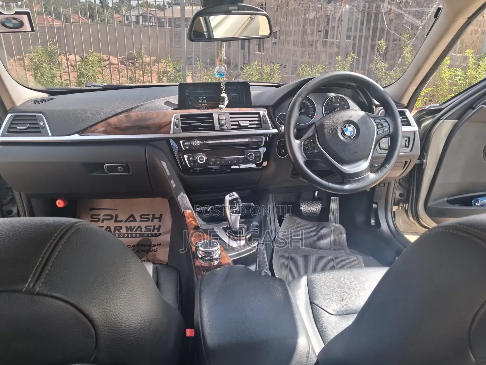 BMW 320i 2017 Brown