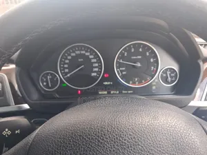 BMW 320i 2017 Brown