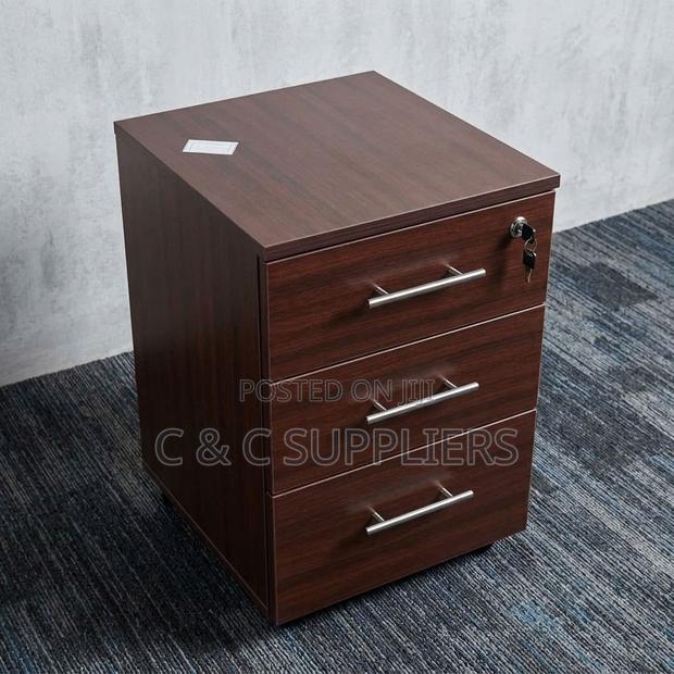 3-Drawer Lockable Pedestal Cabinet - thumbnail 3