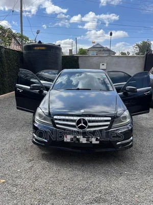Mercedes-Benz C200 2012 Black