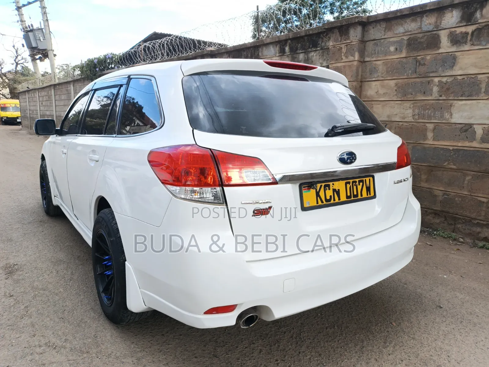 Subaru Legacy 2011 Pearl