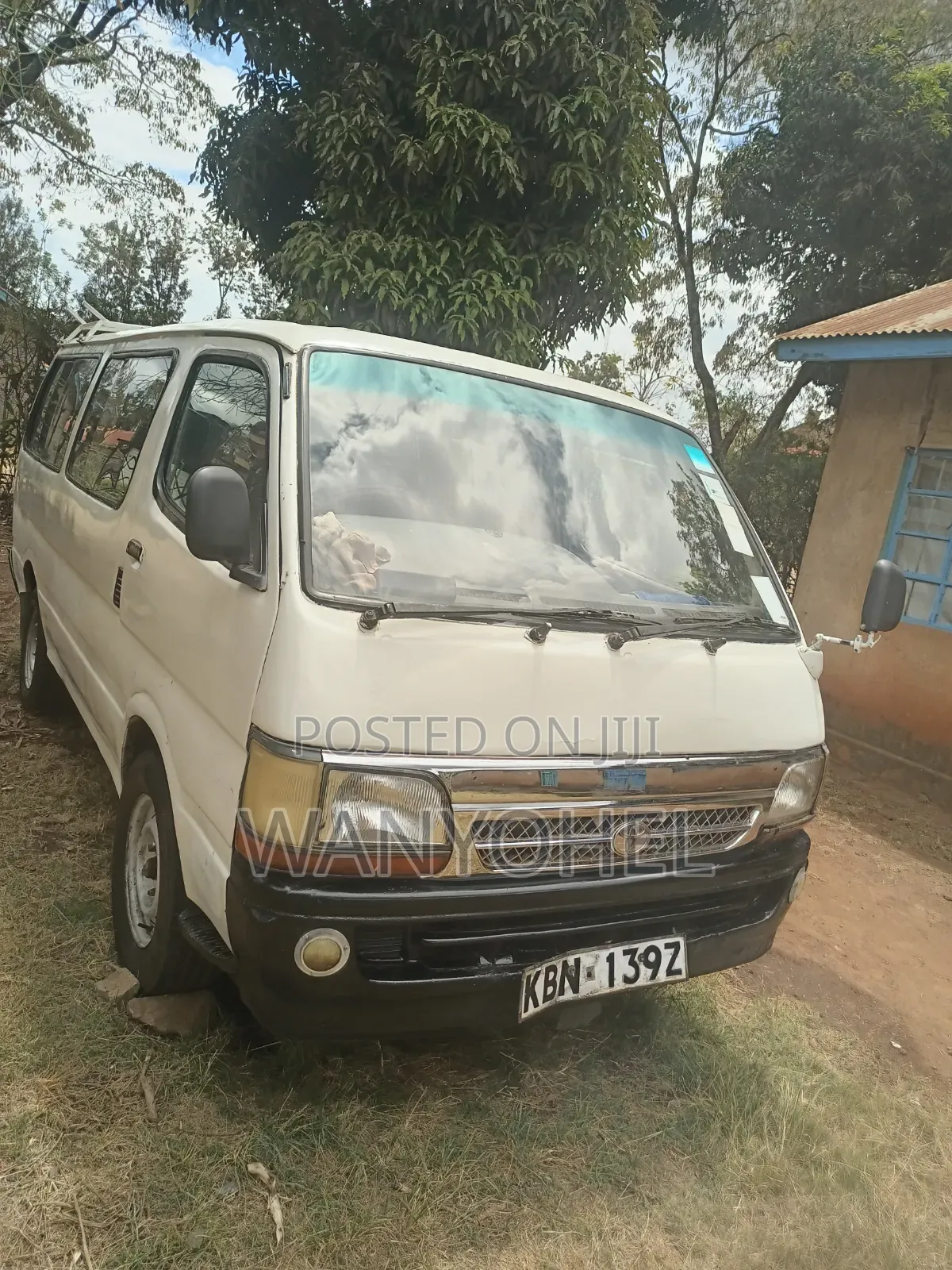 Toyota HiAce 2006 White