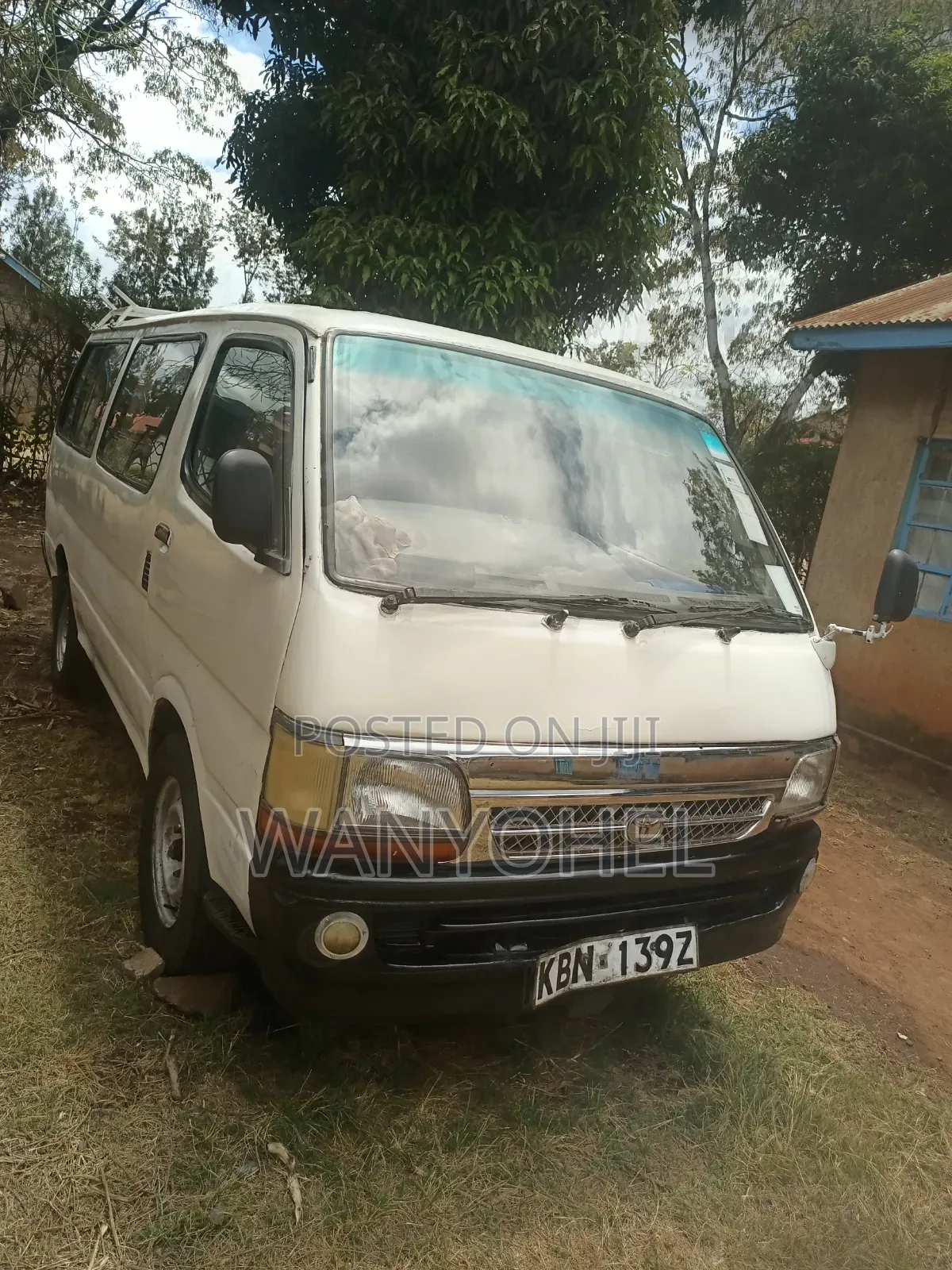 Toyota HiAce 2006 White