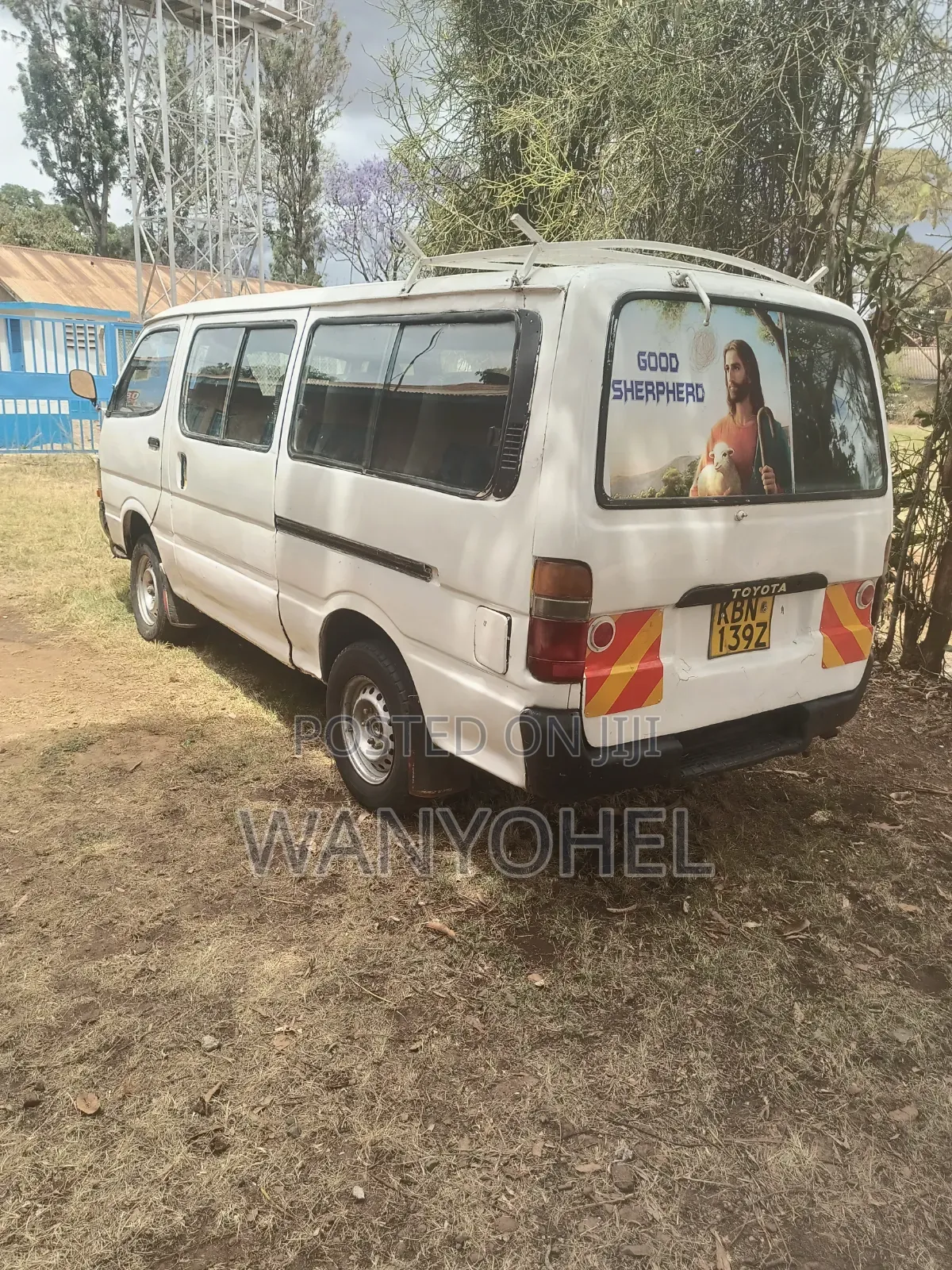 Toyota HiAce 2006 White