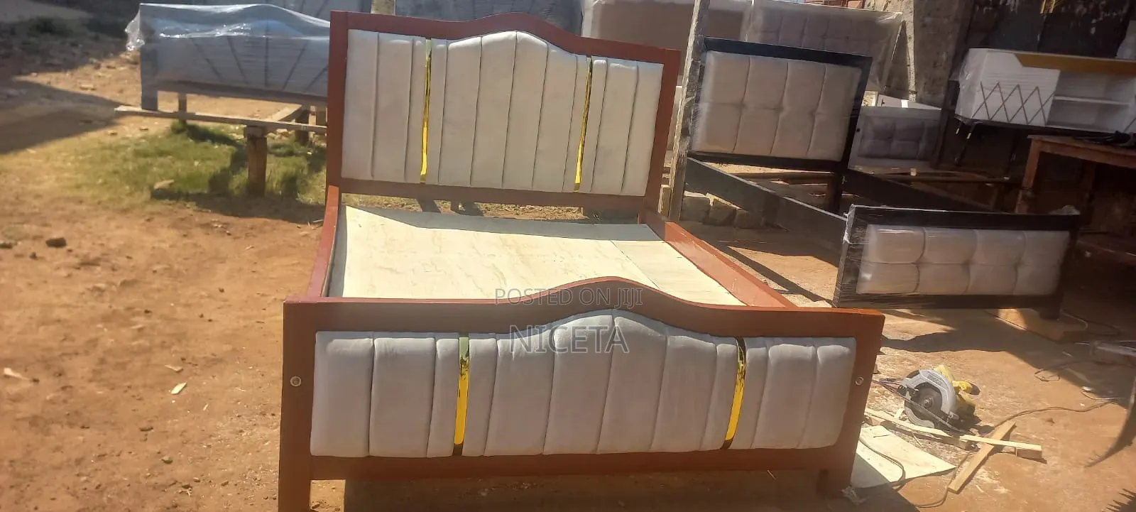 5by6 Bed Mocket With Touch of Gold