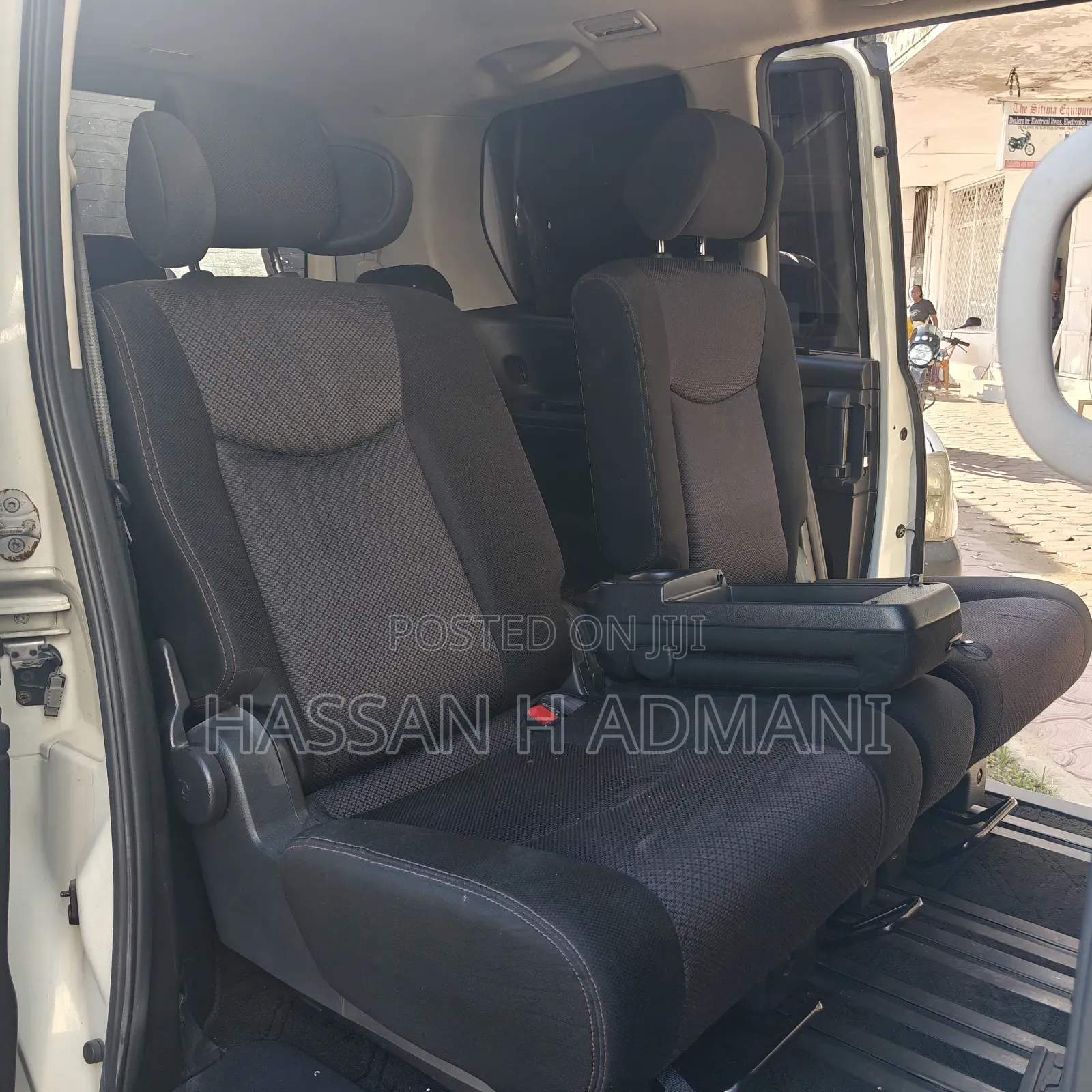 Nissan Serena 2012 Pearl
