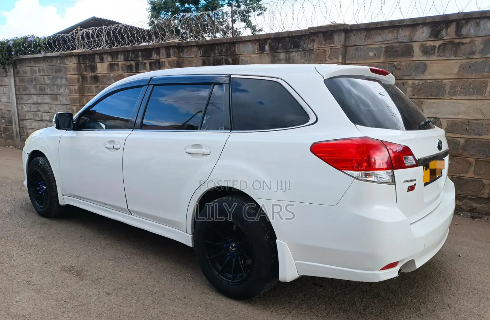 Subaru Legacy 2010 White