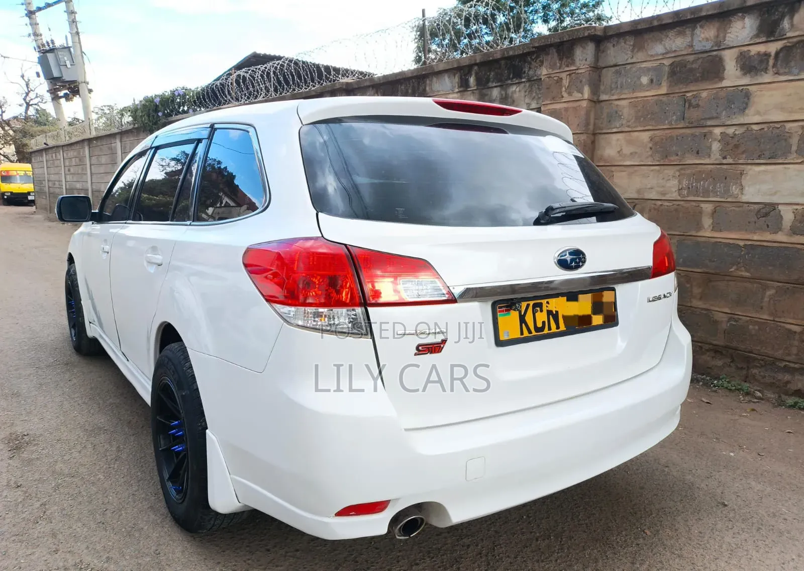 Subaru Legacy 2010 White
