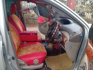 Toyota Platz 2004 Silver