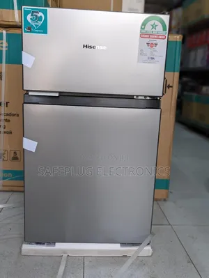 Hisense 91L Mini-Fridge: Separate Freezer & Maximum Freshness! 
