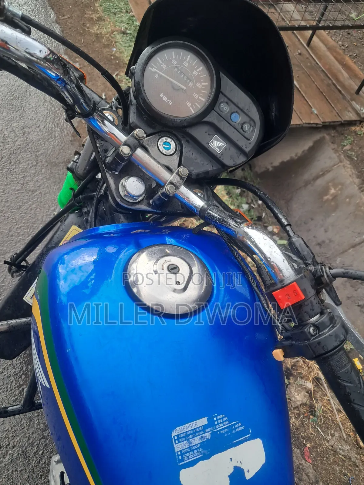 Honda CB 2024 Blue