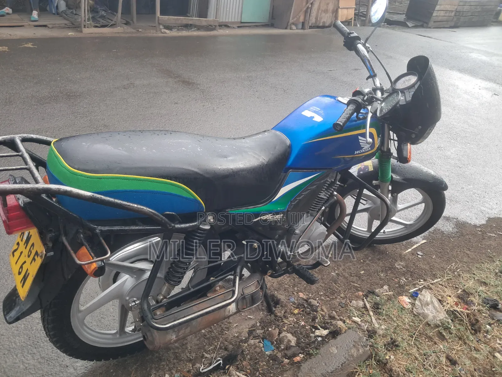 Honda CB 2024 Blue