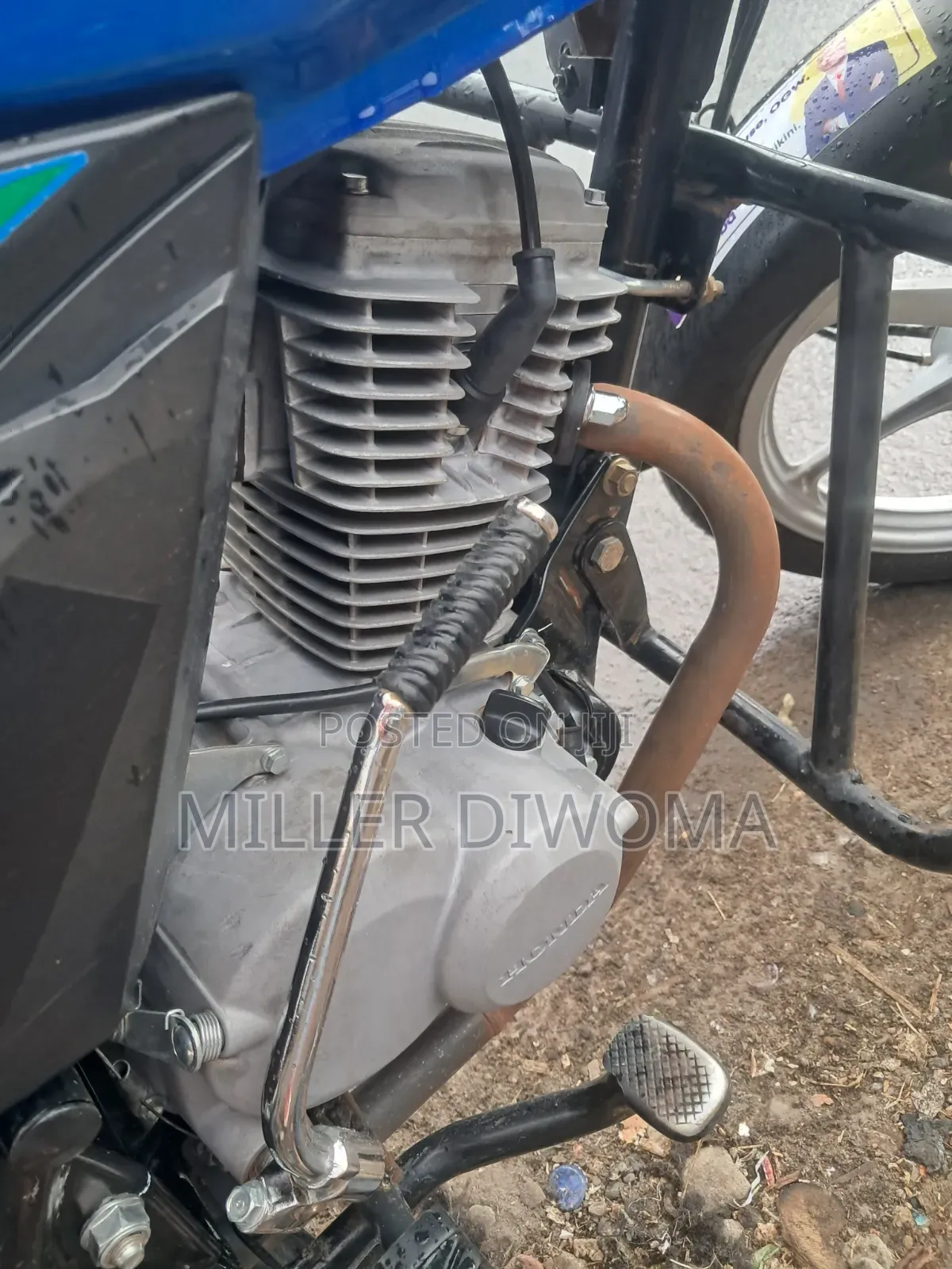 Honda CB 2024 Blue