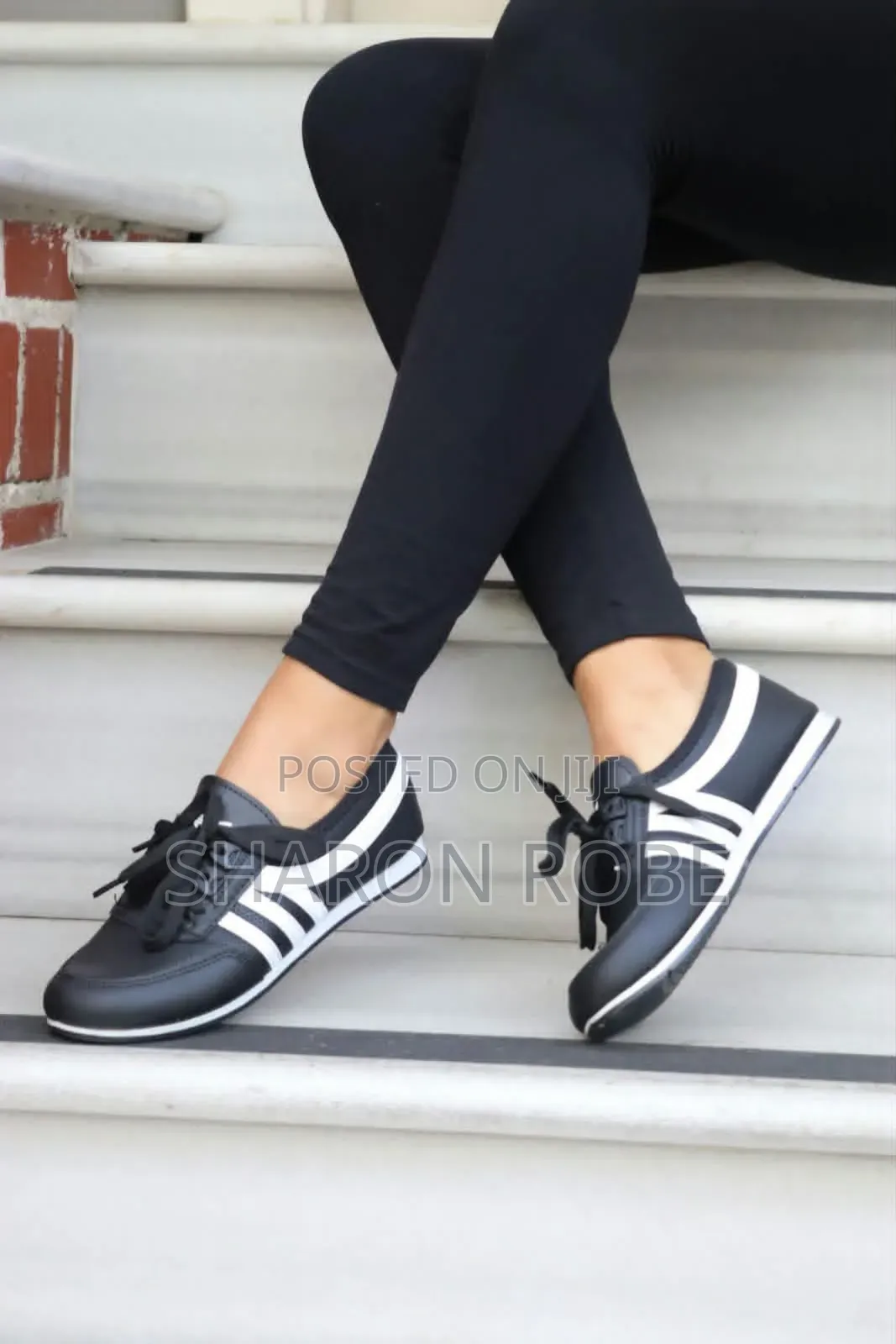 Adidas Sneakers