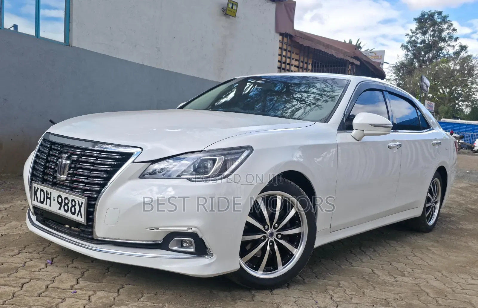 Toyota Crown 2016 White