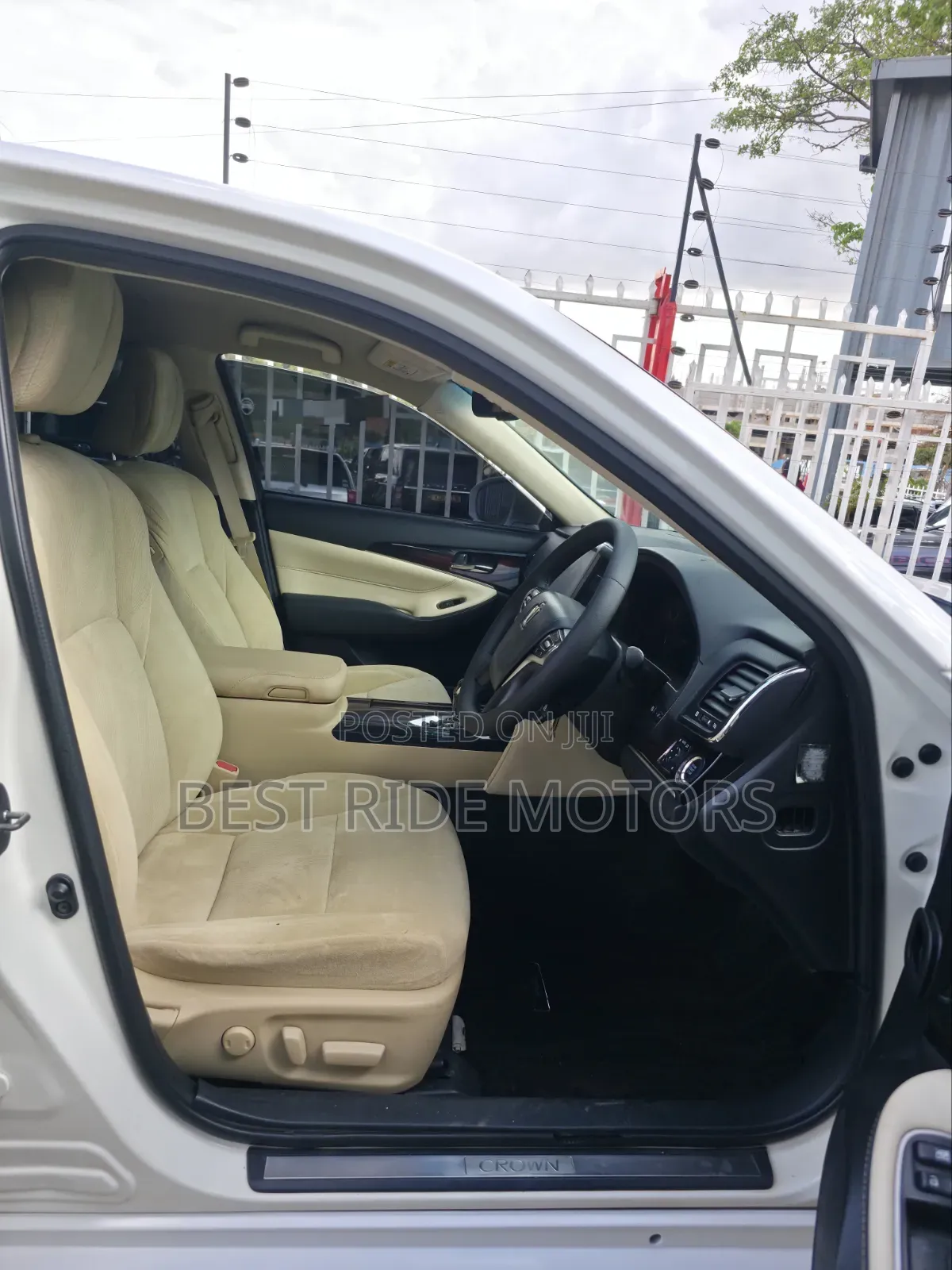 Toyota Crown 2016 White