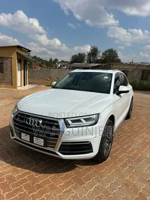 Audi Q5 2.0T Premium AWD quattro 2019 White