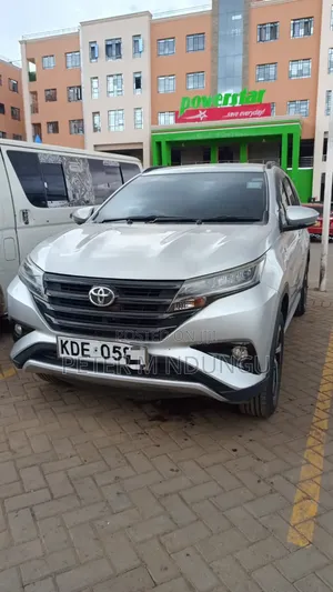 Toyota Rush 2021 Silver