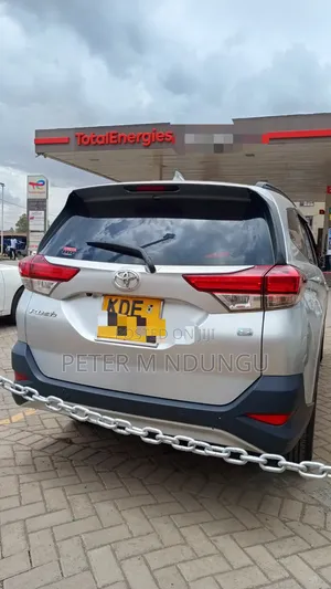 Toyota Rush 2021 Silver