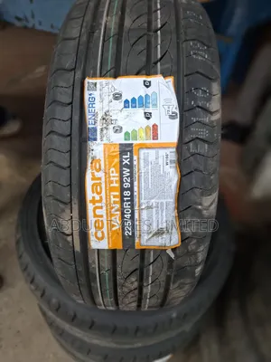 225/40r18 Centara Tire
