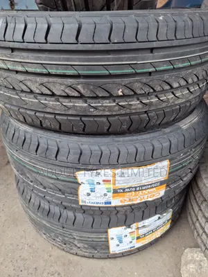 225/40r18 Centara Tire